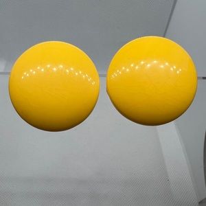 Vintage Lucite Plastic Round Yellow MOD Clip on Earrings